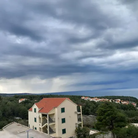 25 King's Landing In Apartment Supetar