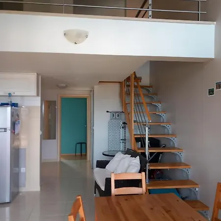 25 King's Landing In