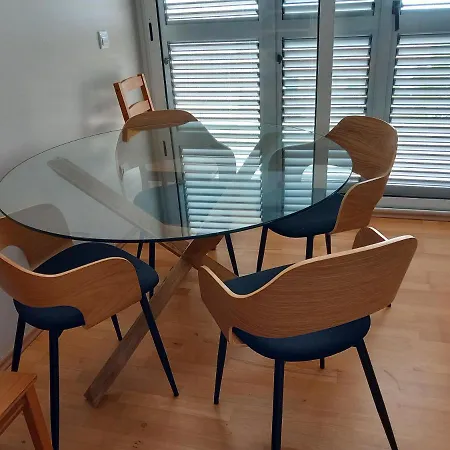 25 King's Landing In *