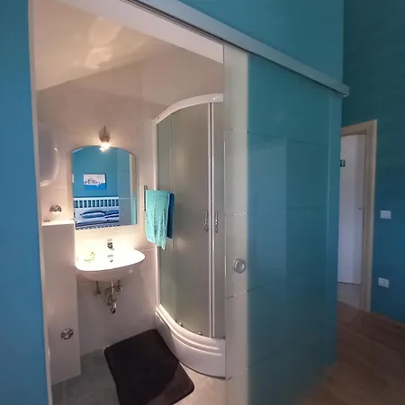 25 King's Landing In *